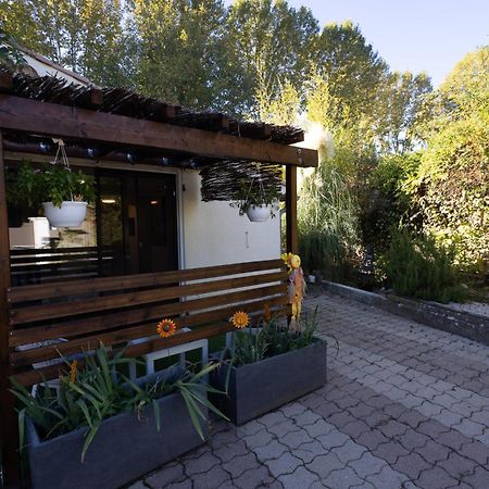 Studio Dans Le Luberon Céreste Exterior photo